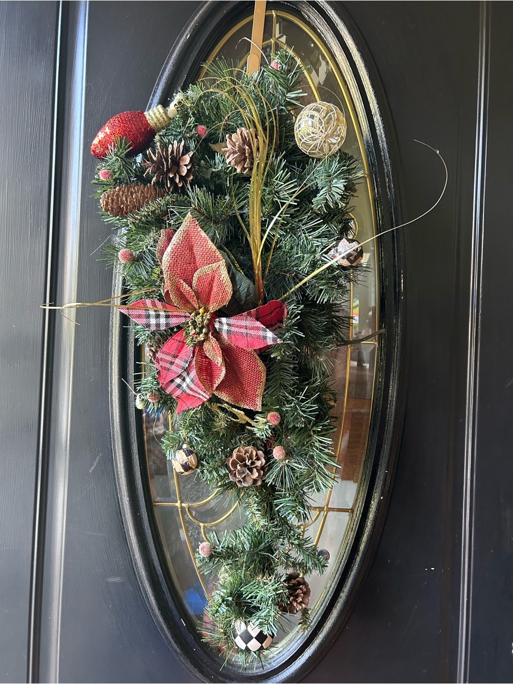 🌲Festive Holiday Door Wreath - Decorative Evergreen Accent🌨️